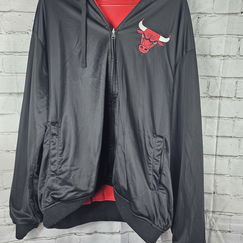 Chicago Bulls Men's Black Windbreaker Jacket